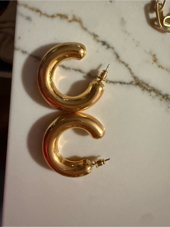 Anthropologie Jewelry - Anthropologie Polished Gold Chunky C-Hoop Earrings
